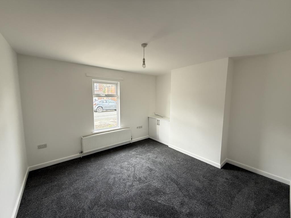 Lot: 157 - SEMI-DETACHED TWO-BEDROOM HOUSE FOR INVESTMENT OR OCCUPATION - Smooth painted white walls and grey carpet